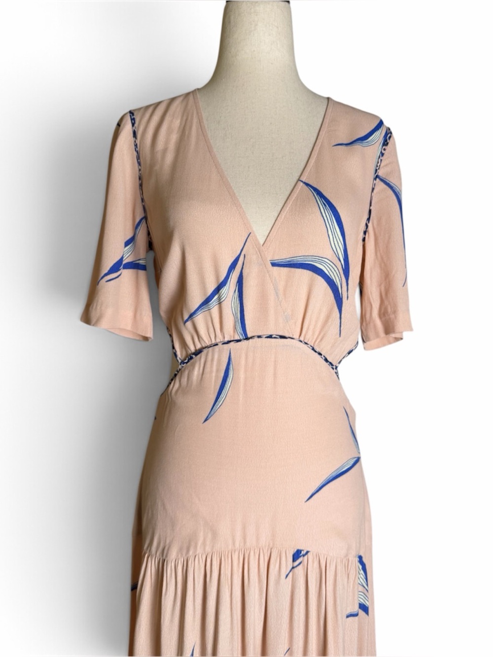 ba&sh Tiana Cutout Leaf Print Maxi Dress In Nude US size 6 - Picture 3 of 10